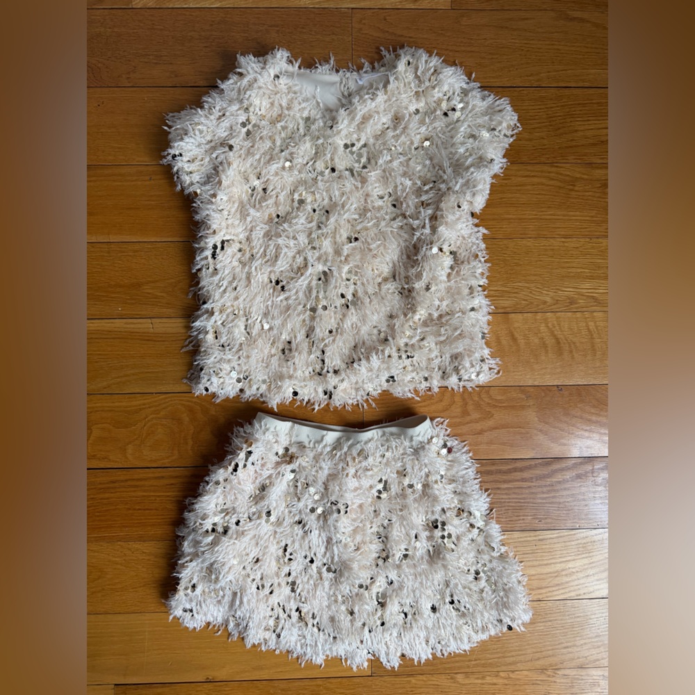 NEW CHIC&STYLISH girls Mango Cream feather gold sequin coord top/skirt